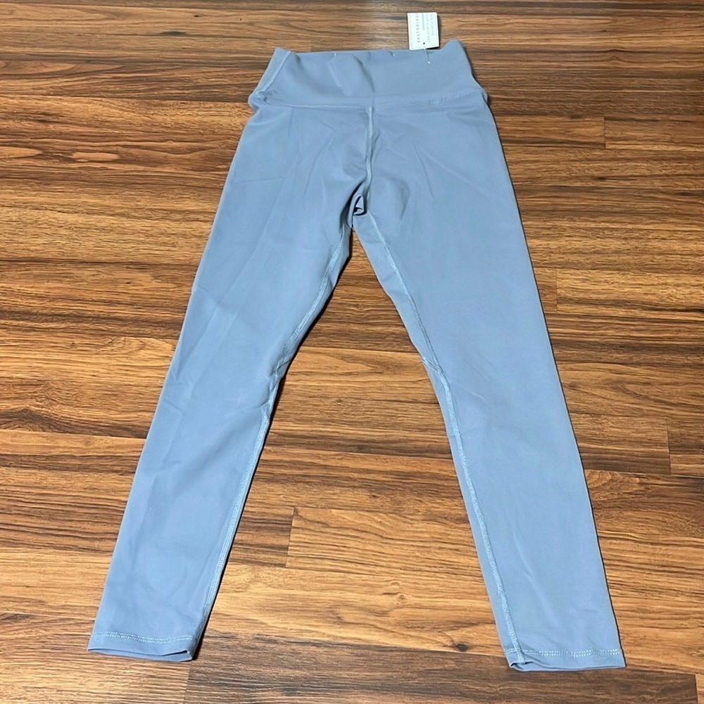 NWT Astoria legging size L